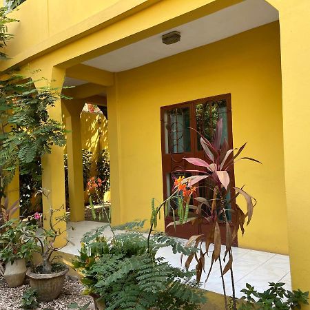 Boli Boli Guesthouse Serrekunda Exterior foto